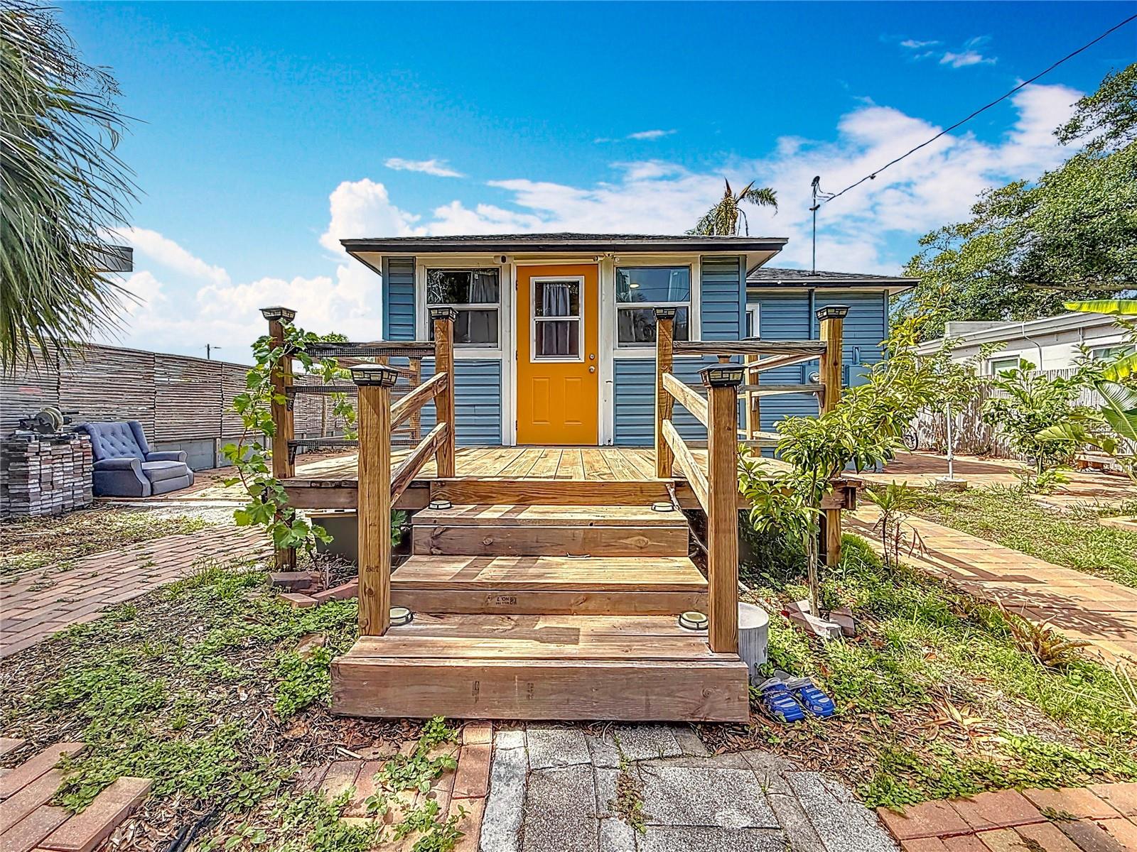 Image 3 of 26 For 5005 Tangerine Avenue S