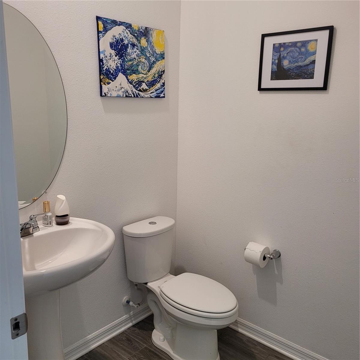 Listing photo id 4 for 7563 Ashcroft Drive