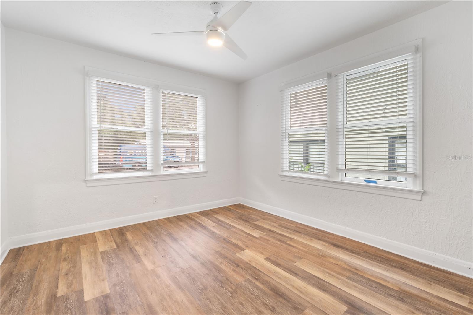 Image 14 of 25 For 206 Albany Avenue