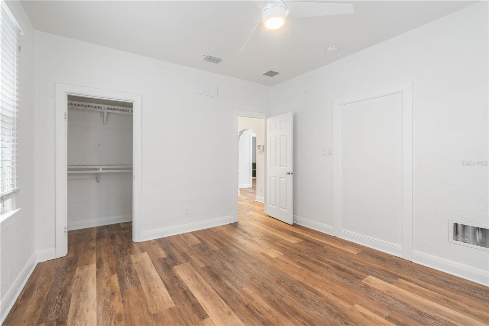 Image 15 of 25 For 206 Albany Avenue