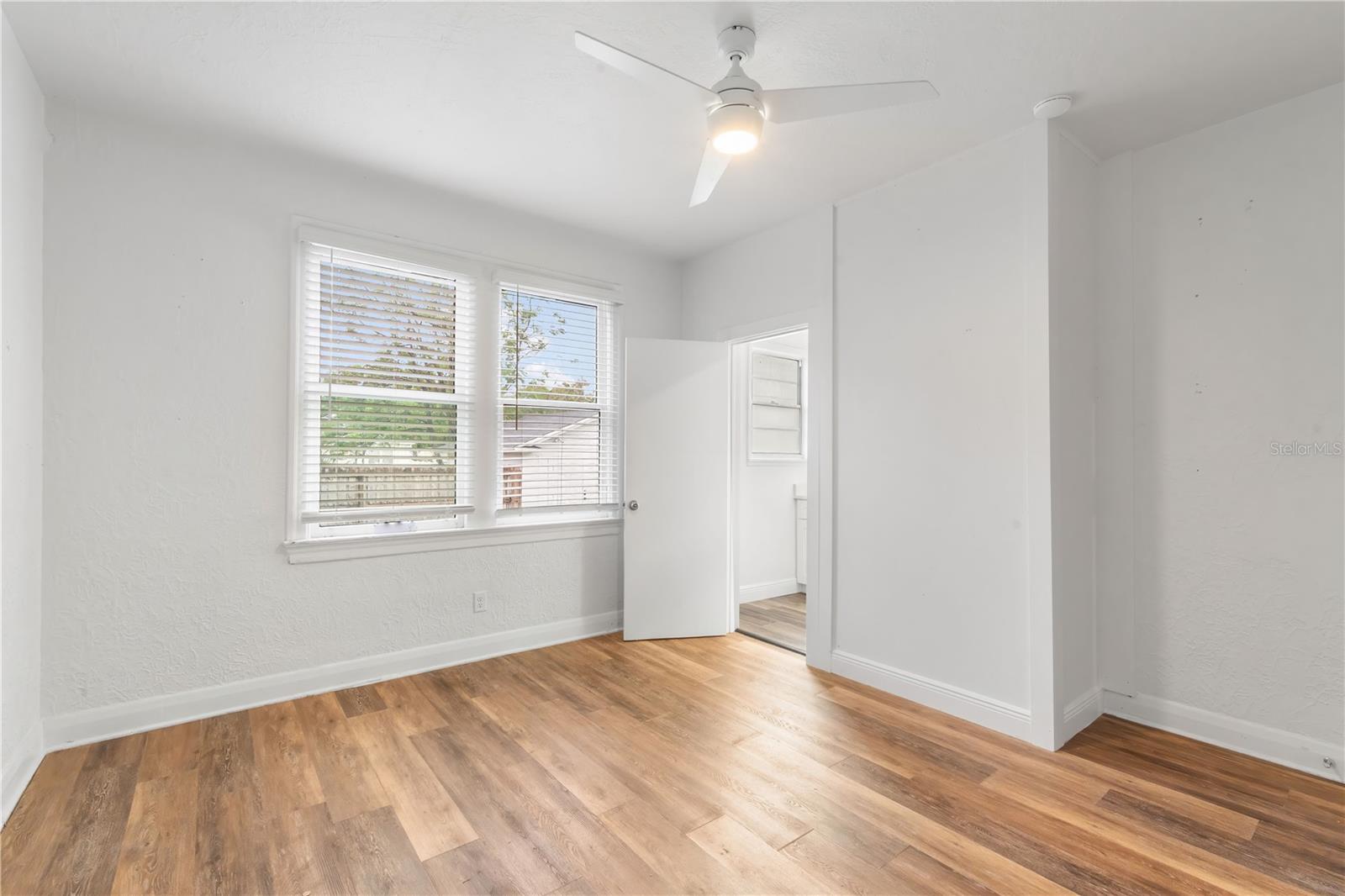 Image 18 of 25 For 206 Albany Avenue