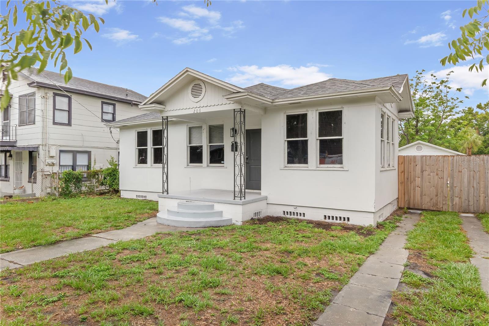 Image 2 of 25 For 206 Albany Avenue