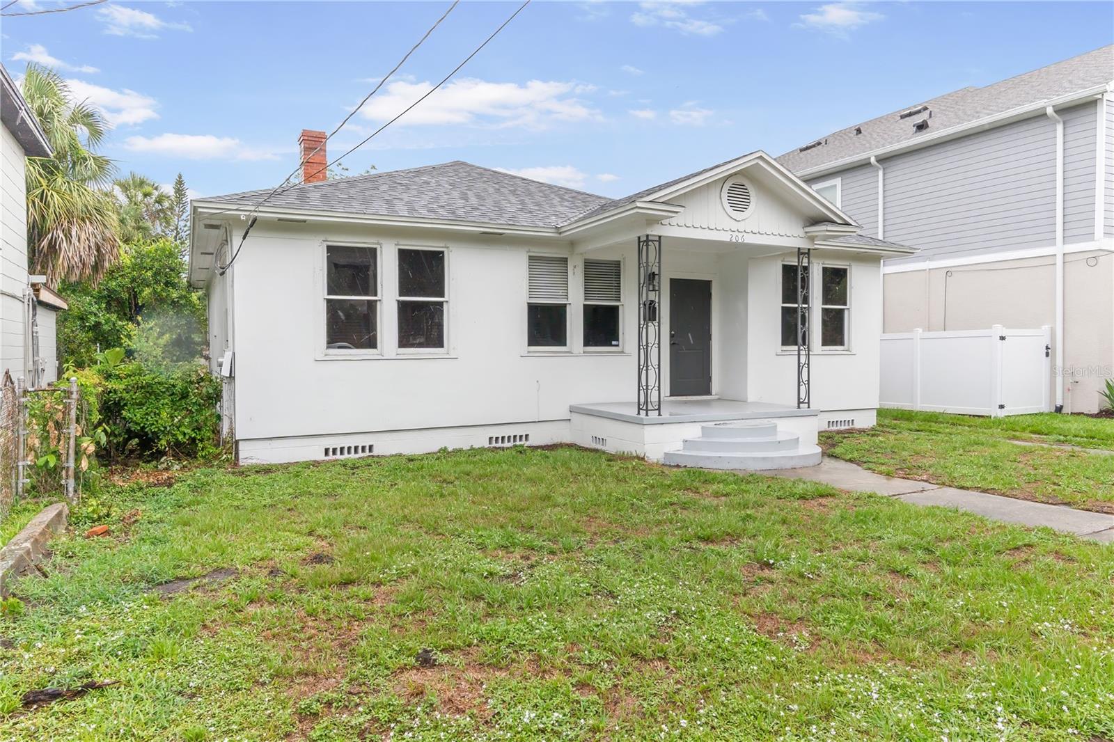 Image 3 of 25 For 206 Albany Avenue