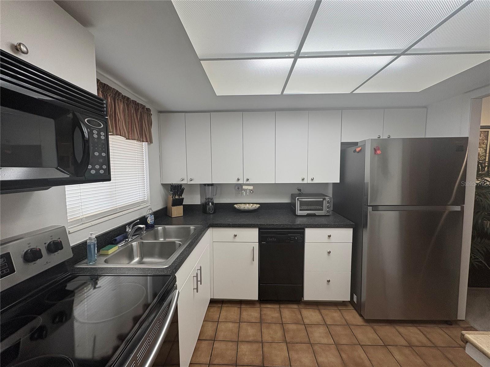 Image 3 of 33 For 4137 Lake Bayshore Drive C505