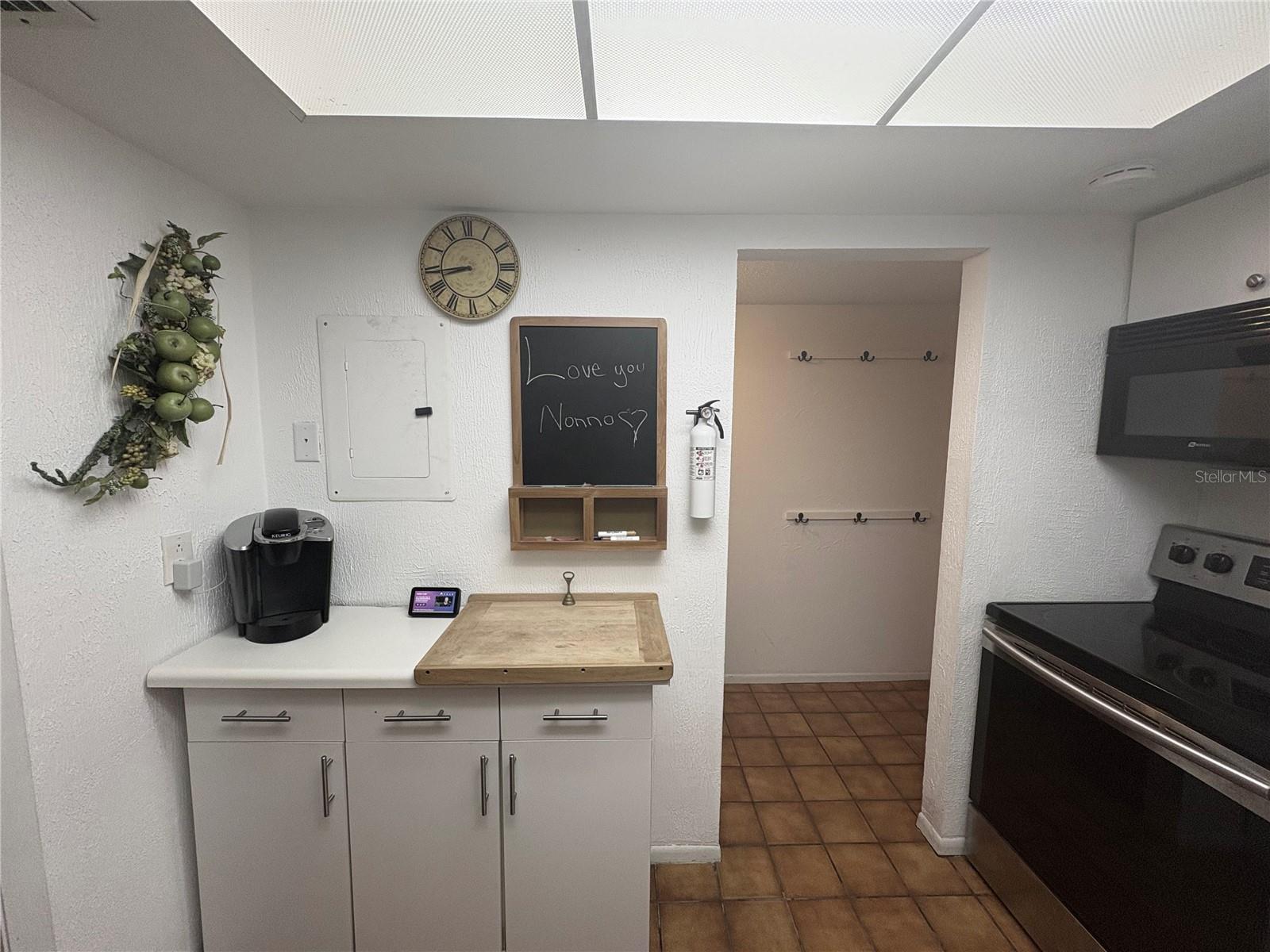 Image 6 of 33 For 4137 Lake Bayshore Drive C505