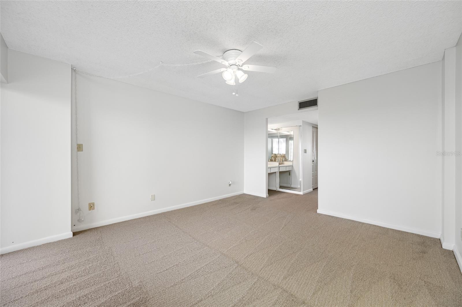 Image 19 of 41 For 2900 Cove Cay Drive 7c