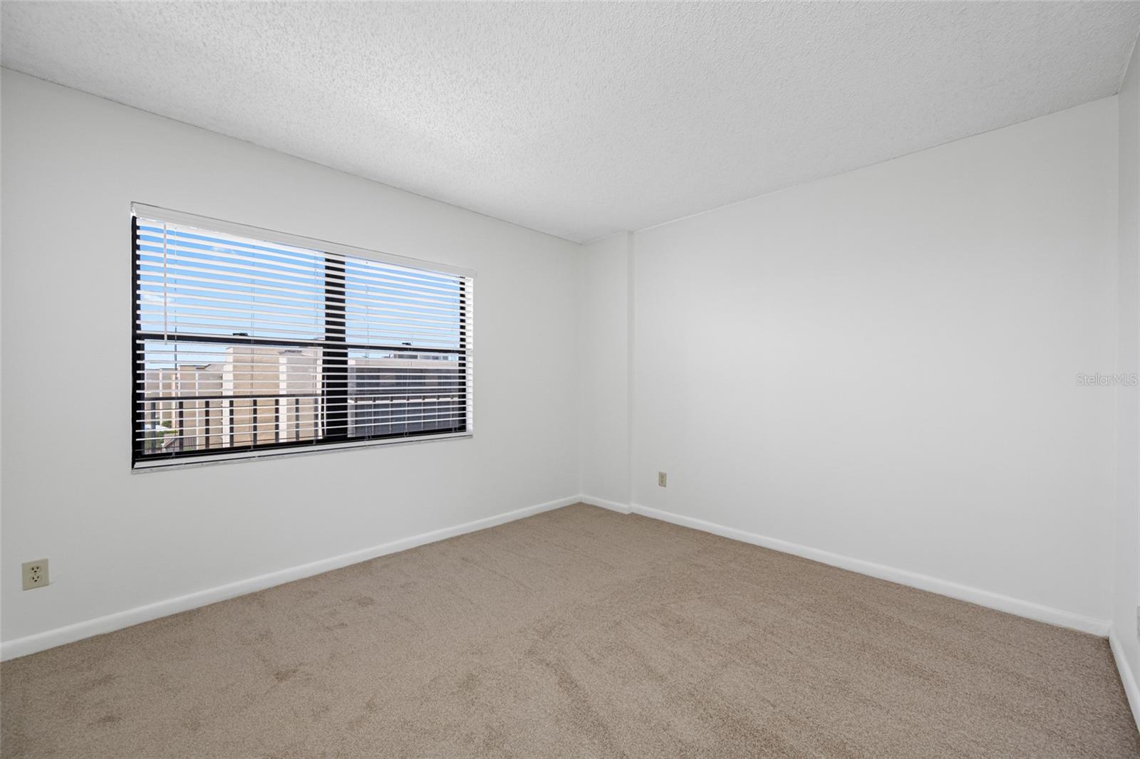 Image 25 of 41 For 2900 Cove Cay Drive 7c