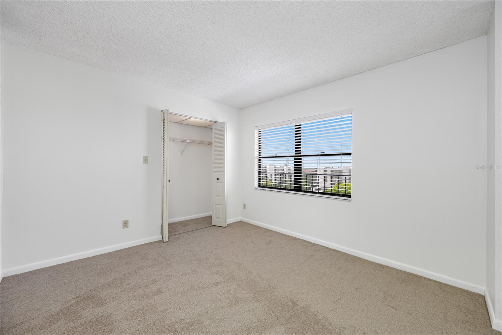 Image 27 of 41 For 2900 Cove Cay Drive 7c