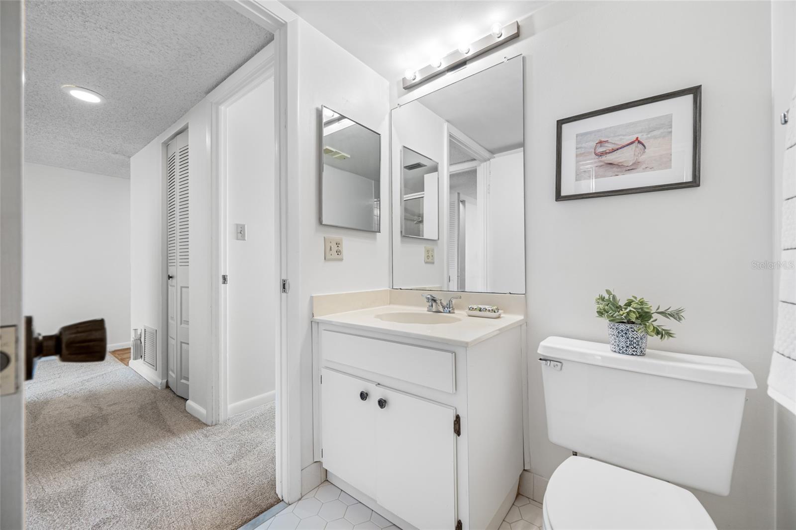 Image 29 of 41 For 2900 Cove Cay Drive 7c