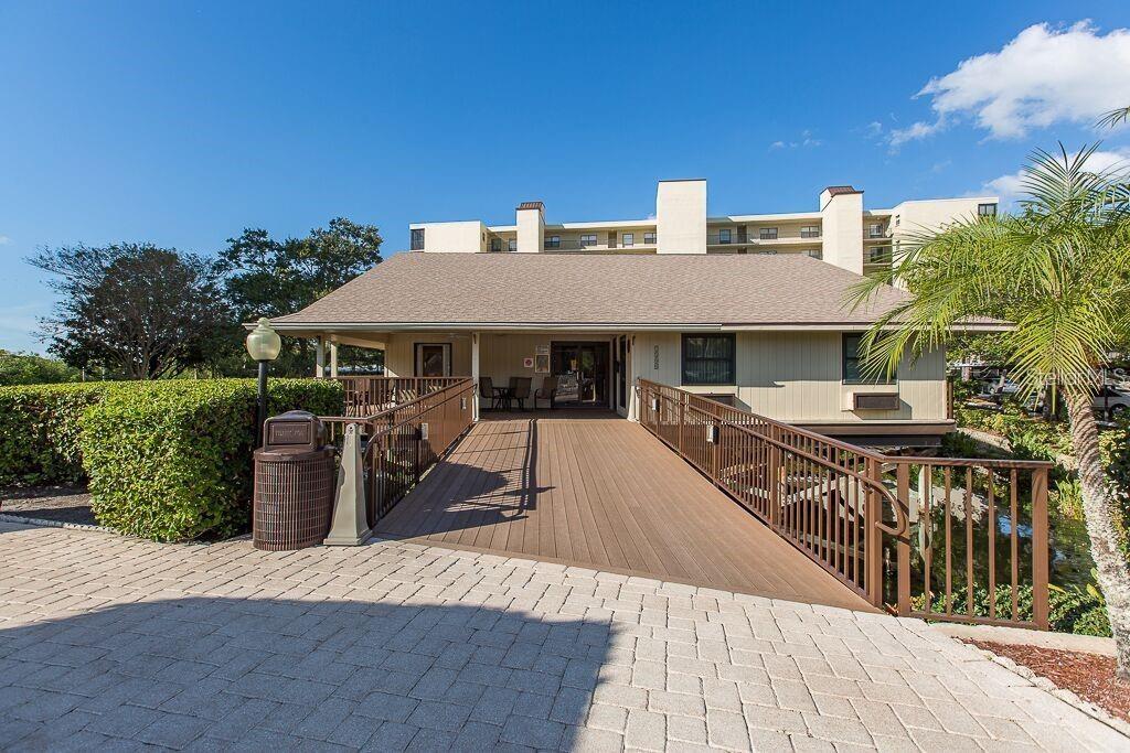 Image 39 of 41 For 2900 Cove Cay Drive 7c