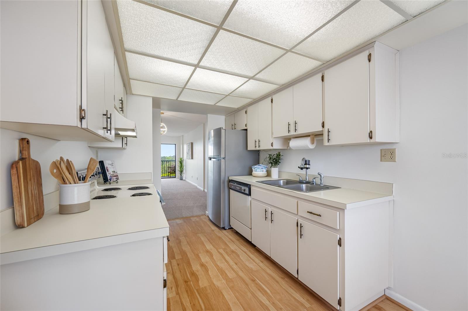 Image 7 of 41 For 2900 Cove Cay Drive 7c