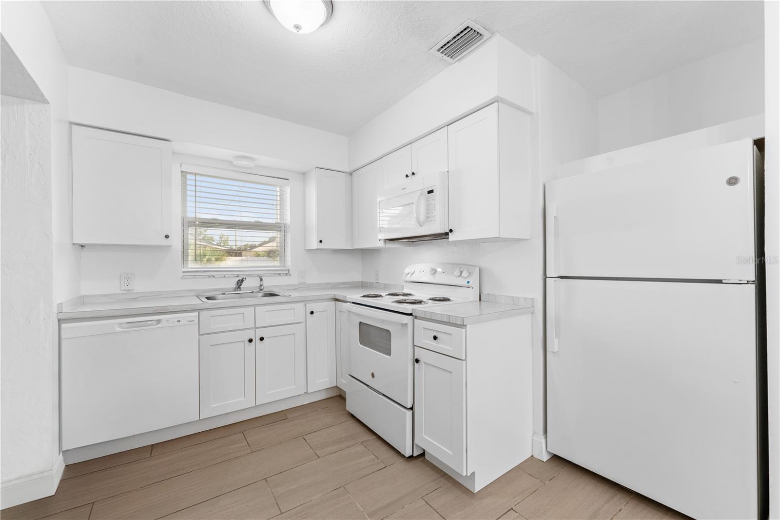 Image 12 of 26 For 546 90th Avenue N