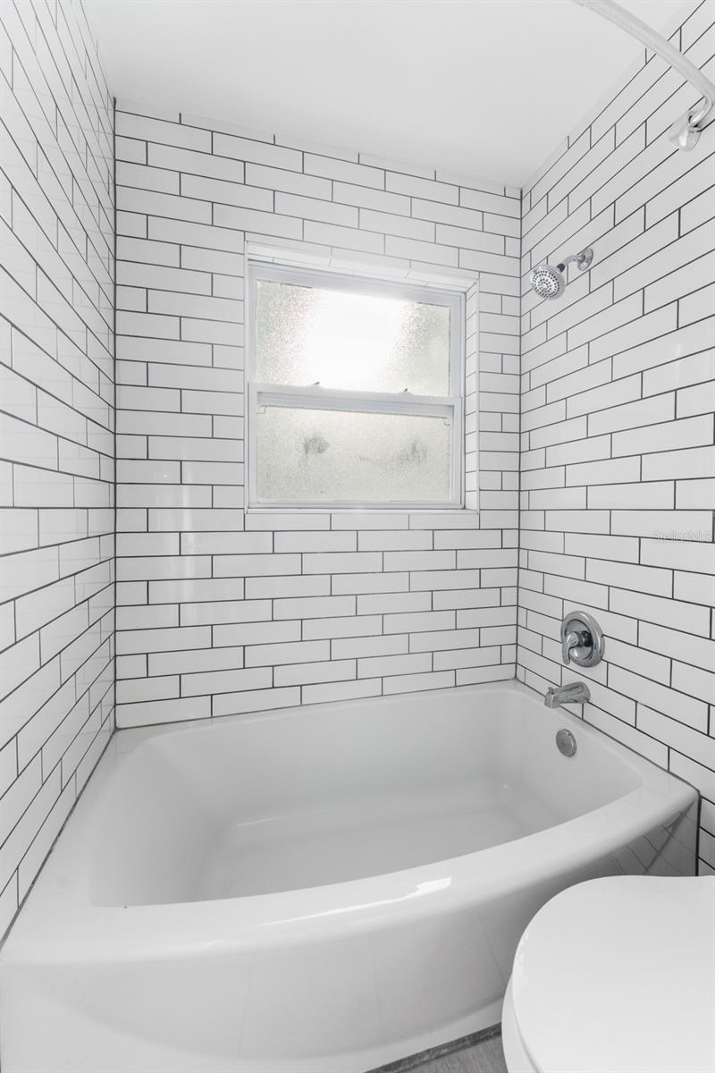 Image 16 of 26 For 546 90th Avenue N