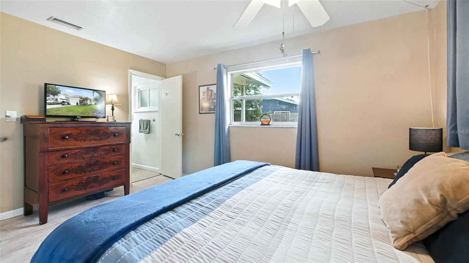 Image 14 of 25 For 2891 58th Way N