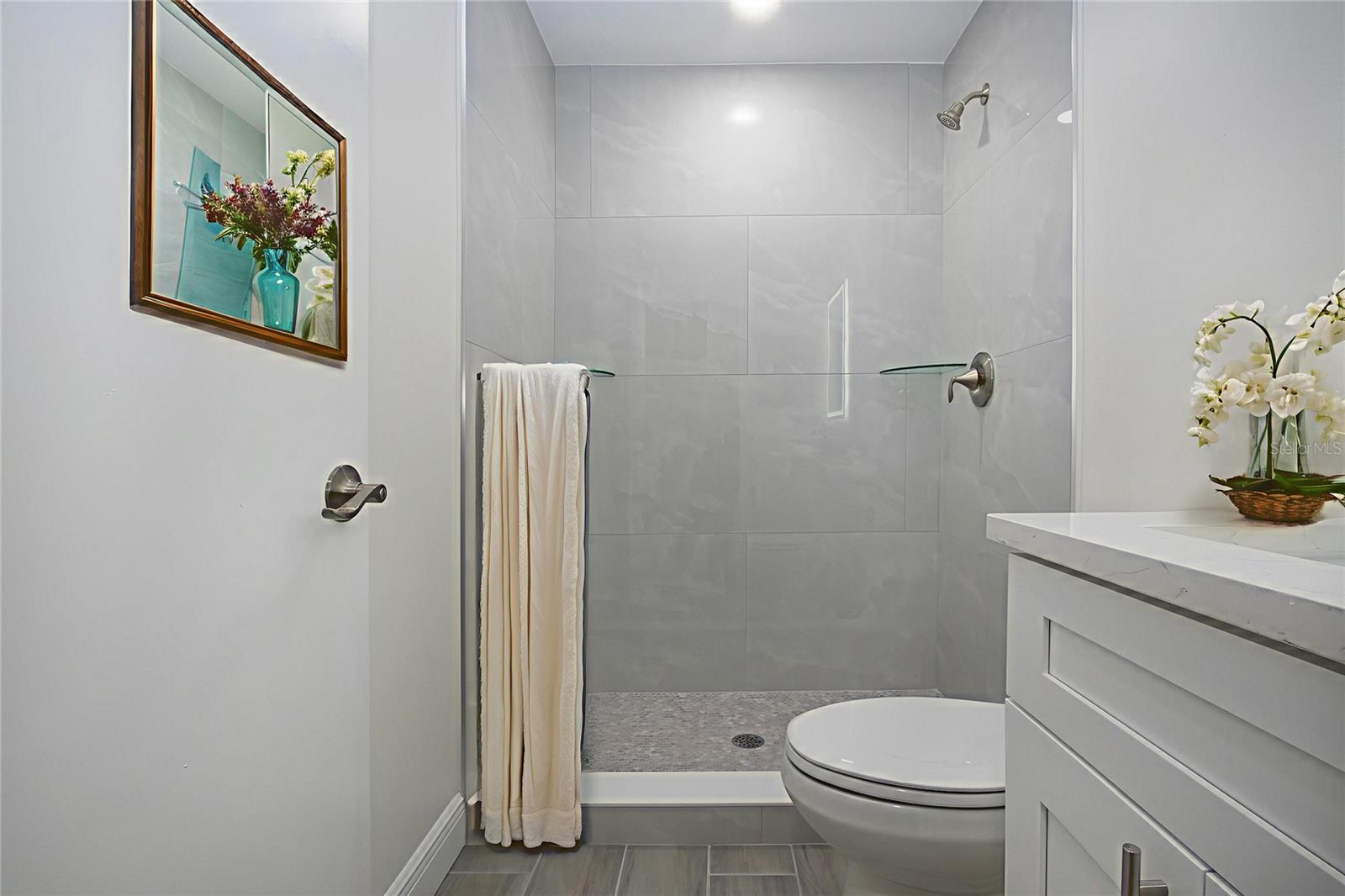 Image 10 of 75 For 1906 Canterbury Lane 20