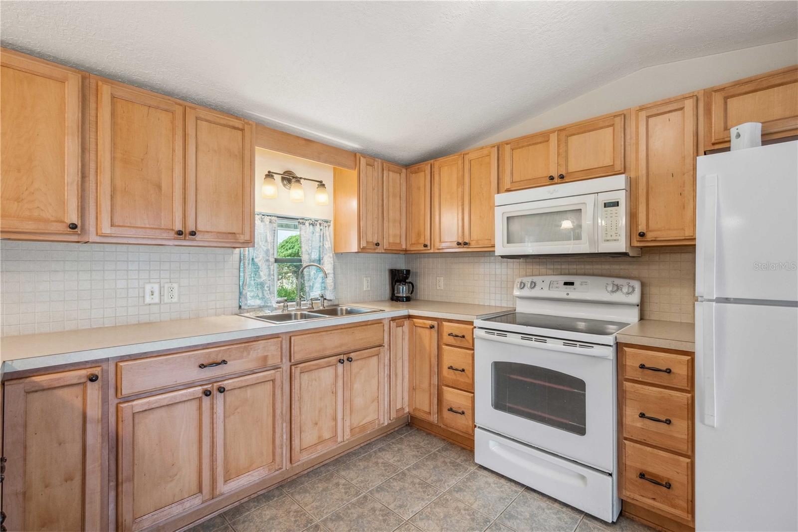 Image 8 of 40 For 5451 Antigua Drive