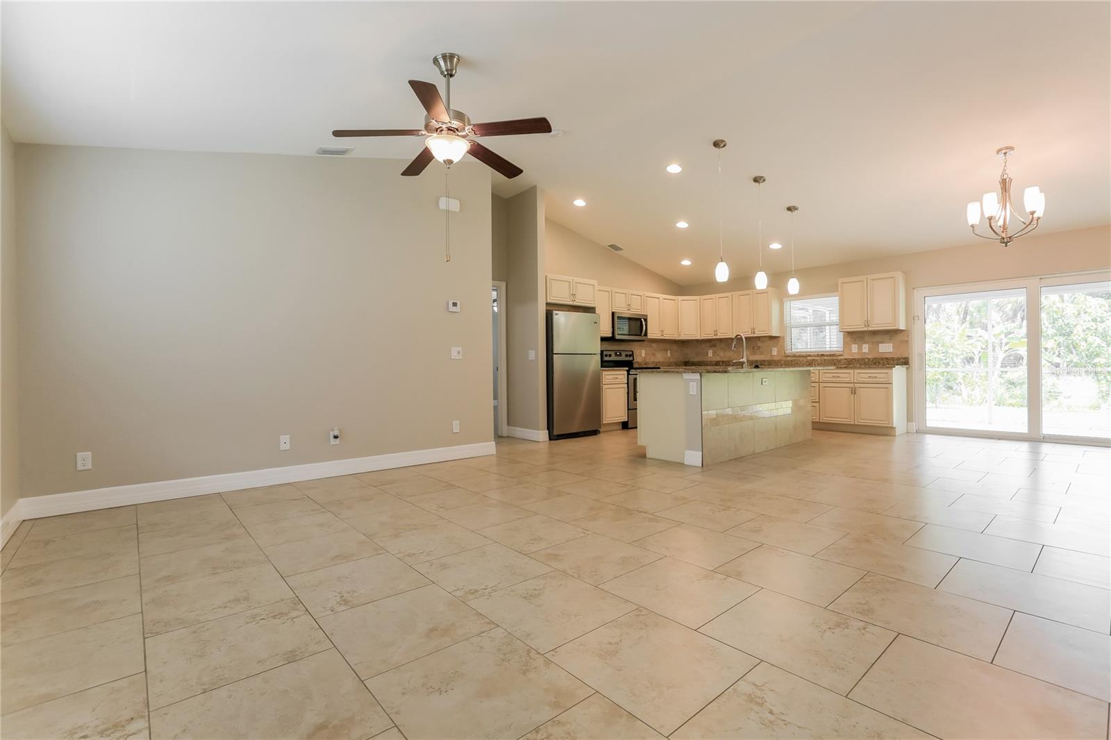 Image 3 of 14 For 2840 Soprano Lane