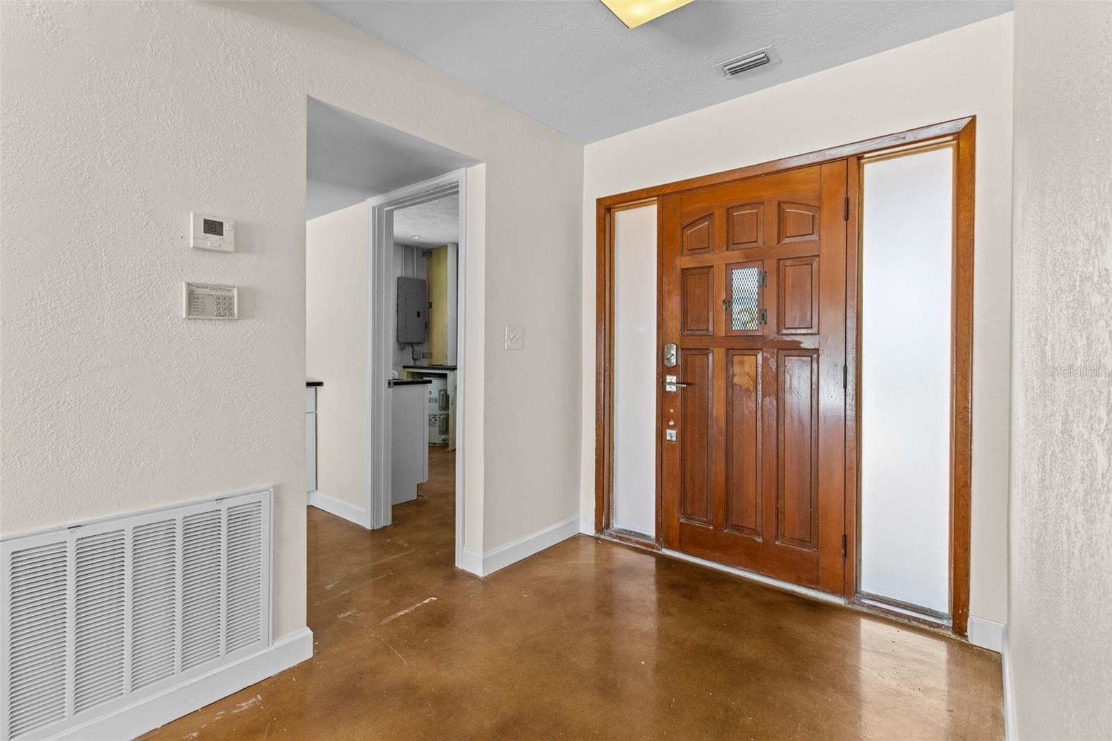 Image 12 of 52 For 4749 Baywood Point Drive S