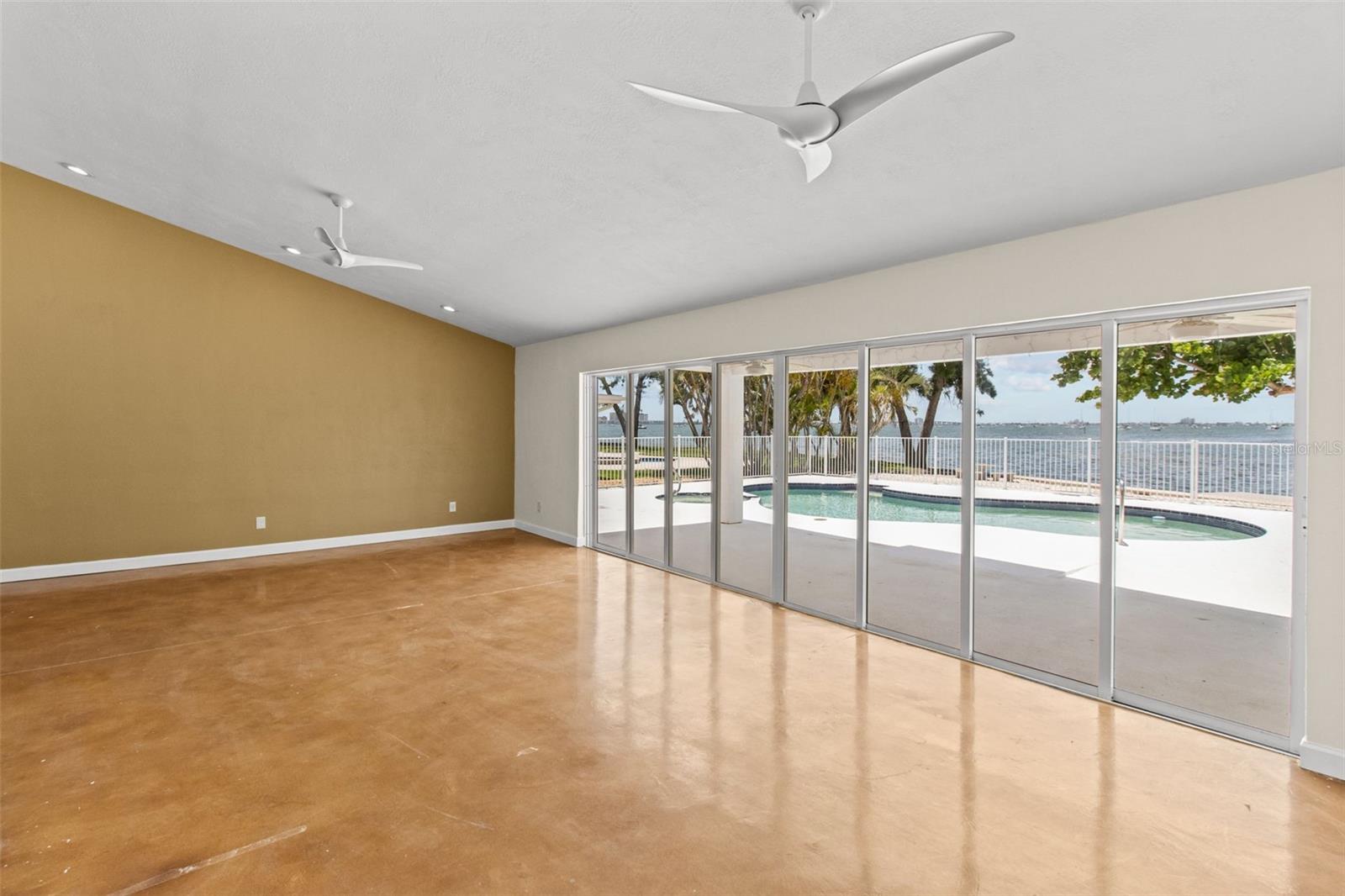 Image 18 of 52 For 4749 Baywood Point Drive S