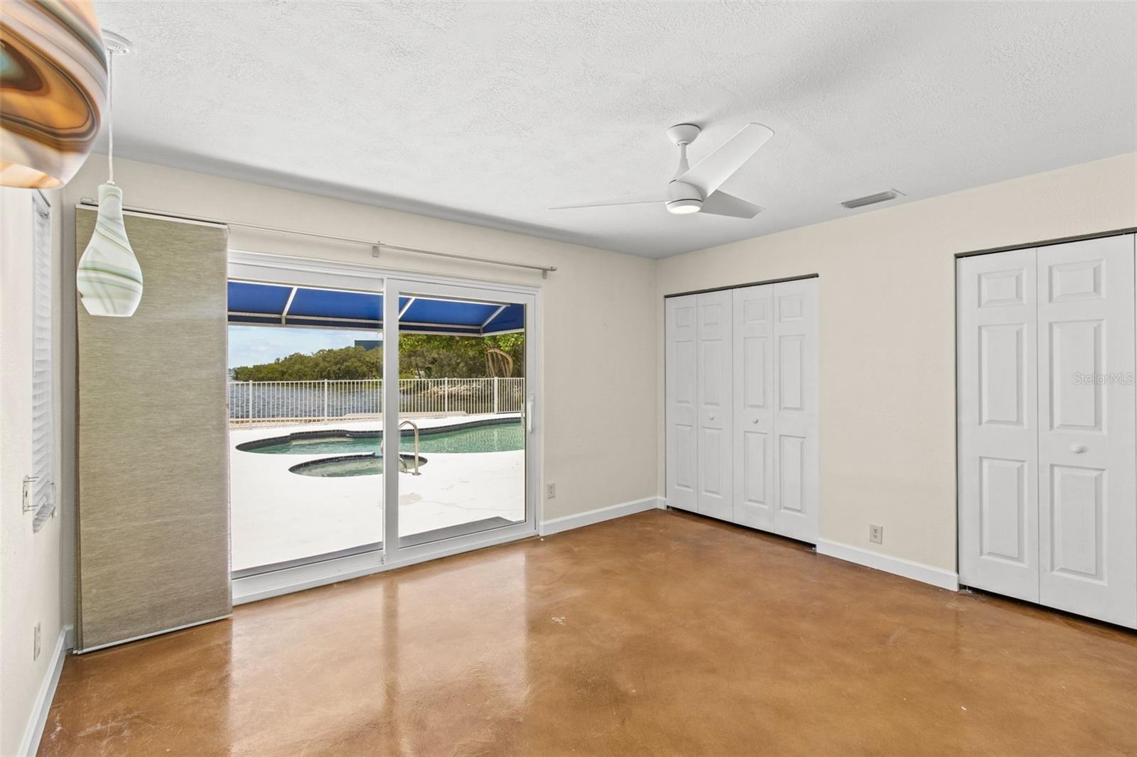 Image 21 of 52 For 4749 Baywood Point Drive S
