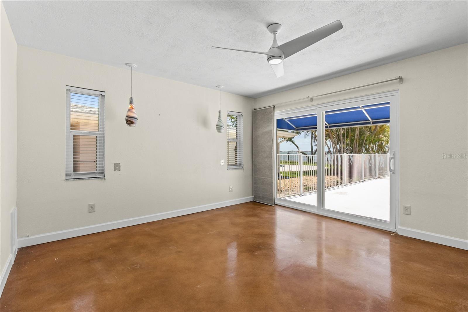 Image 23 of 52 For 4749 Baywood Point Drive S