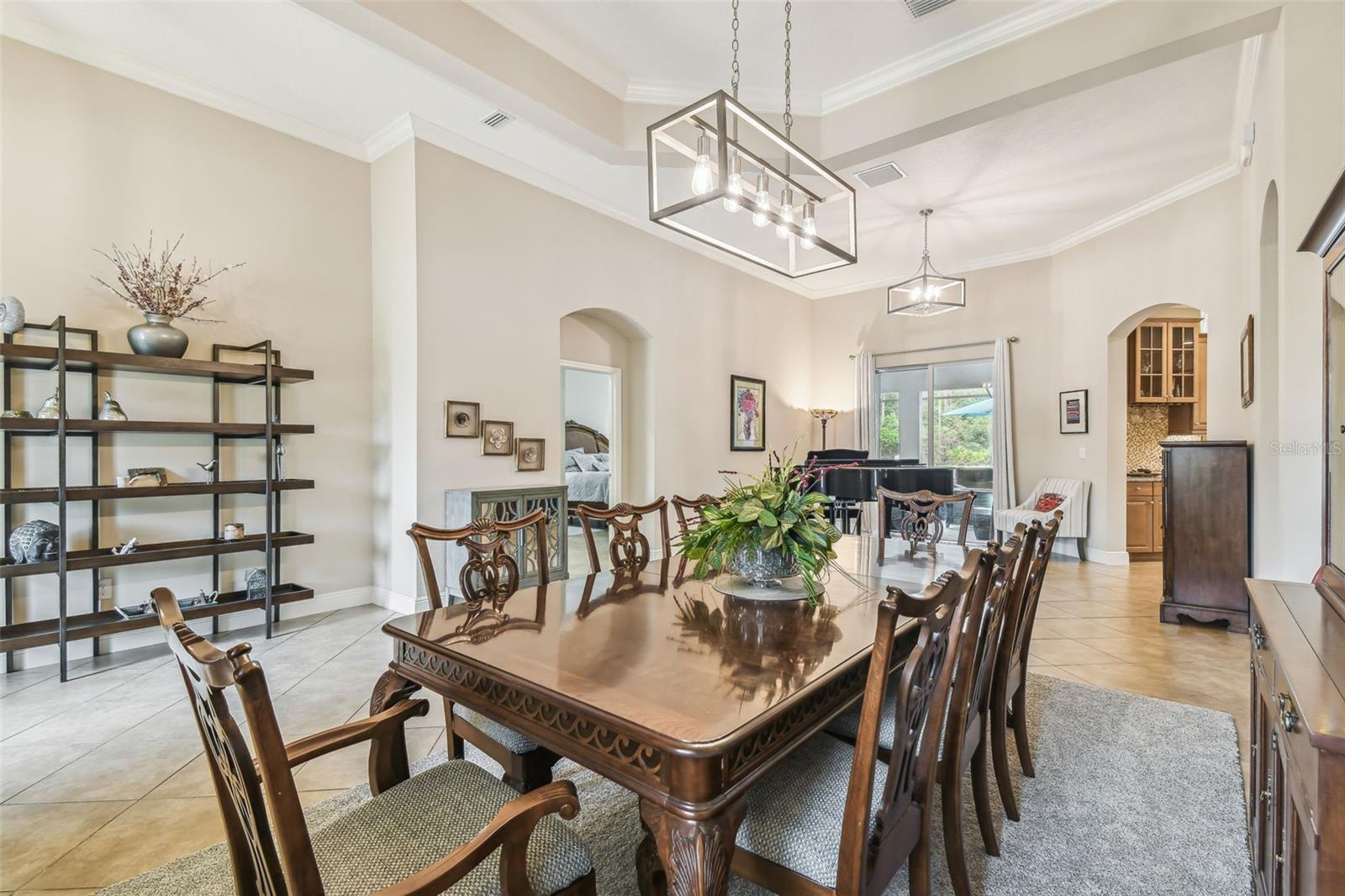 Image 7 of 55 For 32015 Summerglade Drive