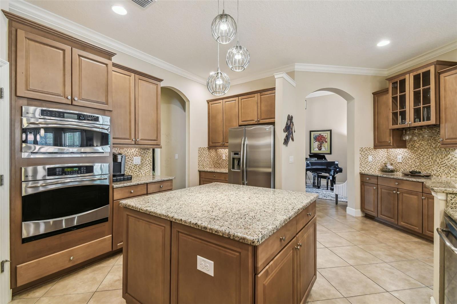 Image 9 of 55 For 32015 Summerglade Drive