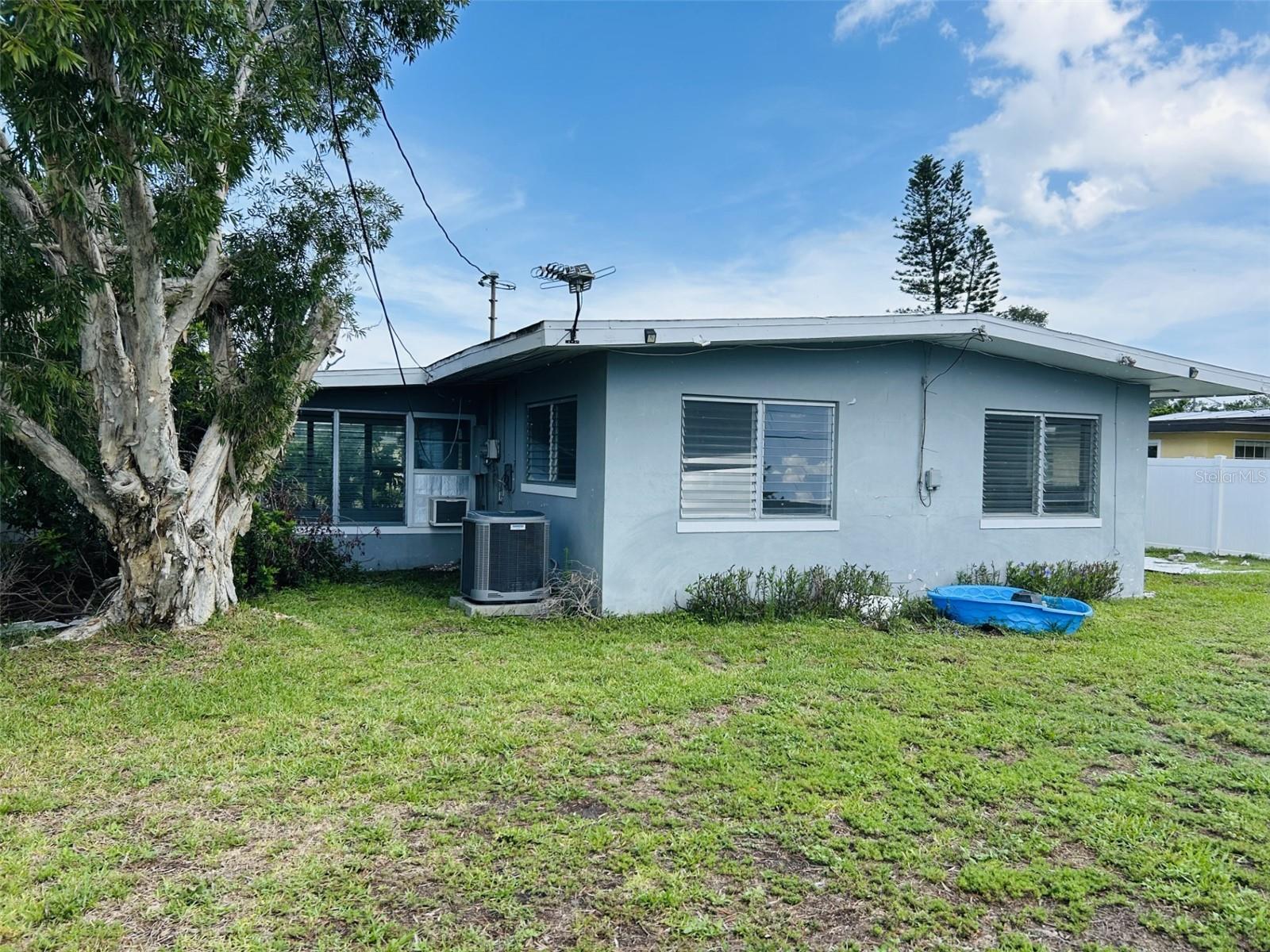 Image 14 of 16 For 2469 Trade Winds Drive