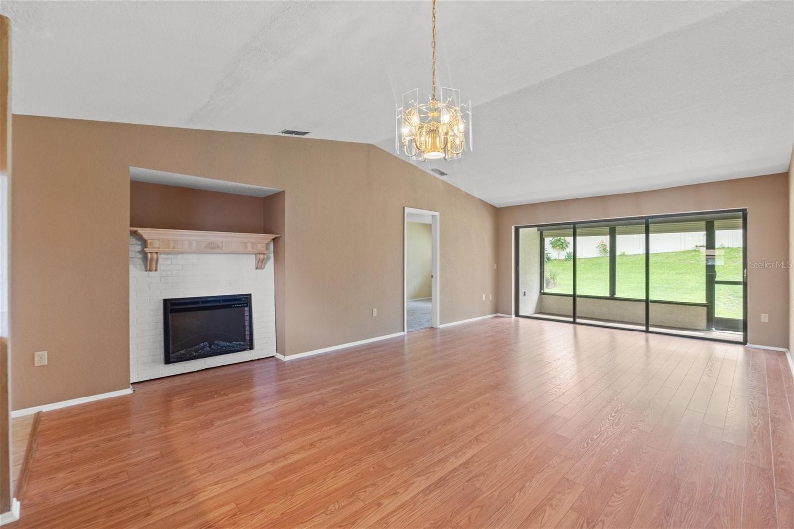 Image 15 of 36 For 7839 Radcliffe Circle