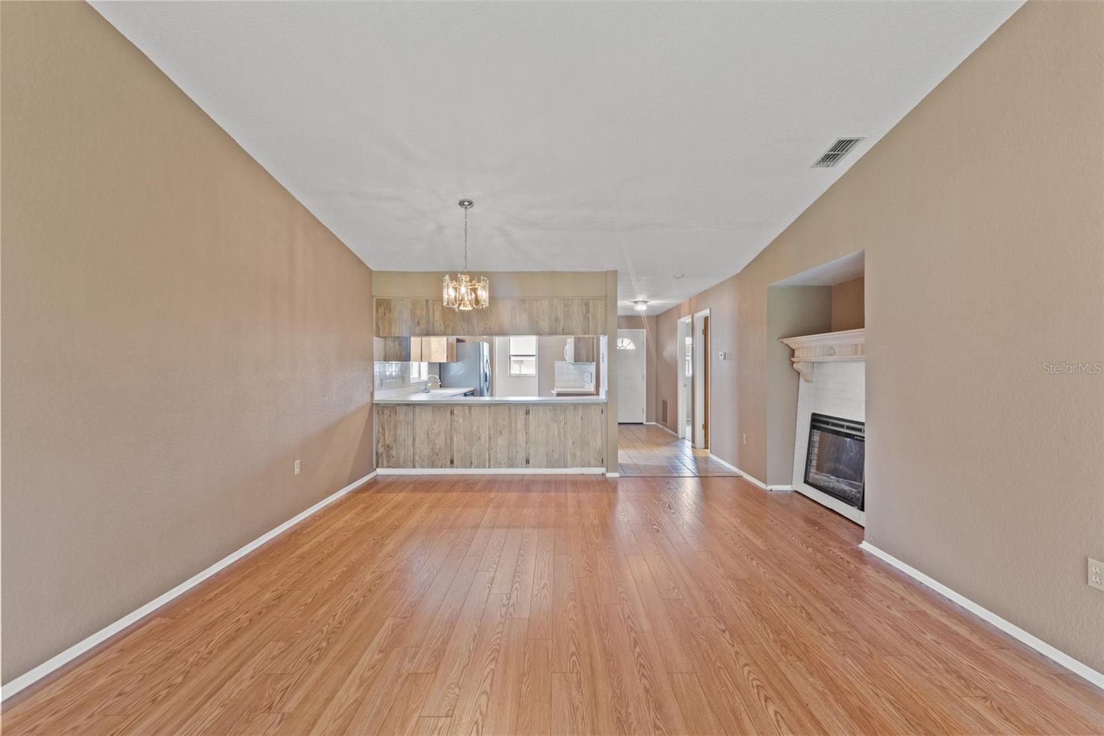 Image 16 of 36 For 7839 Radcliffe Circle