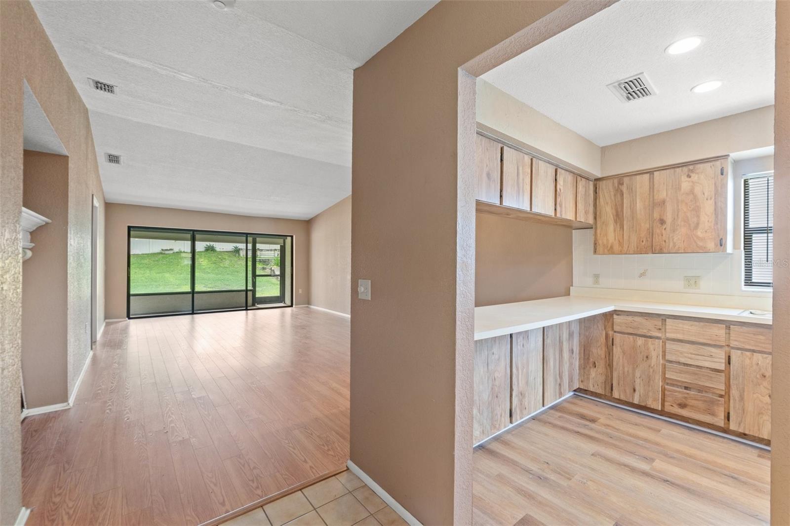 Image 6 of 36 For 7839 Radcliffe Circle