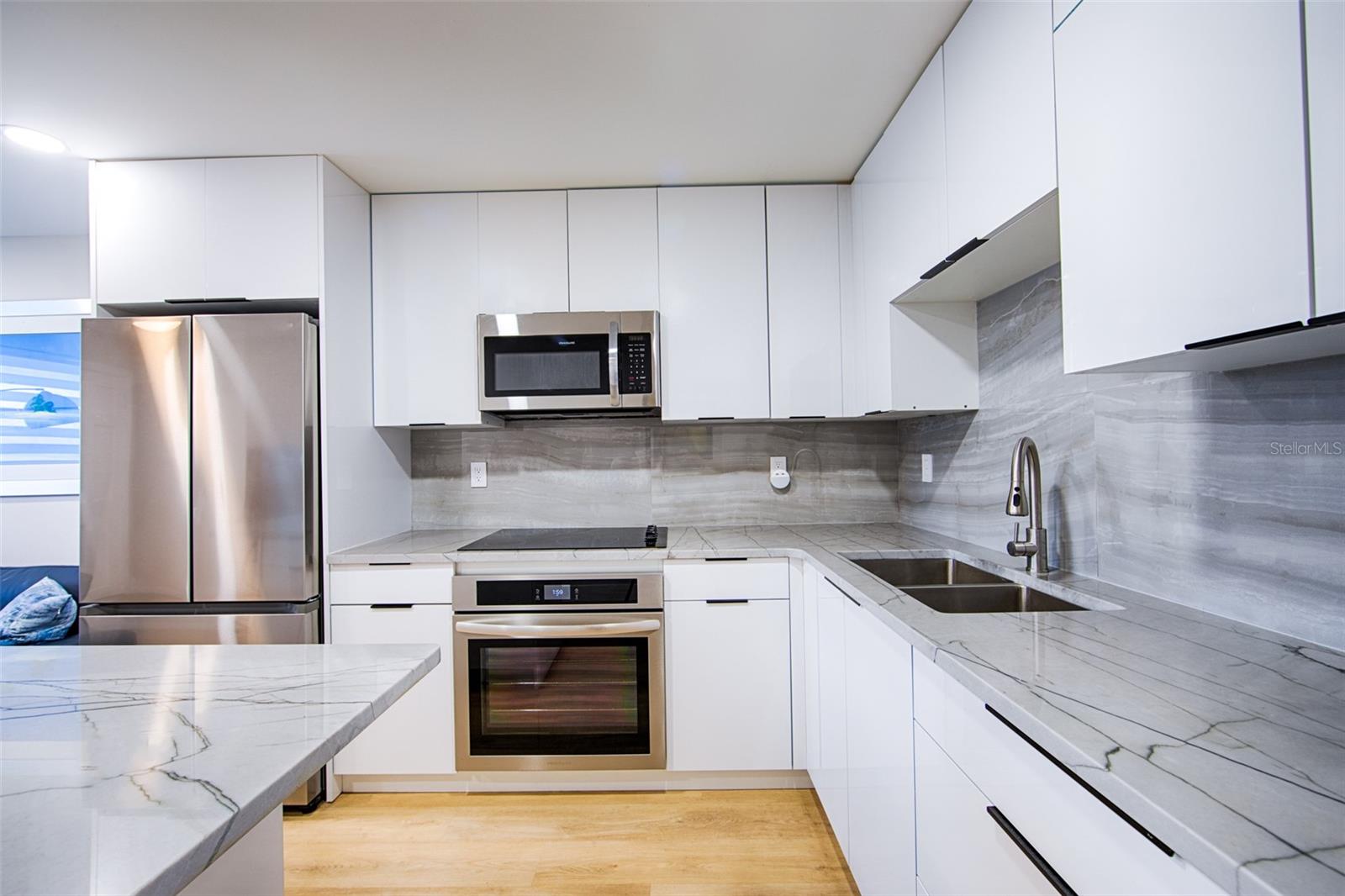 Image 2 of 21 For 8567 Gulf Boulevard 27n