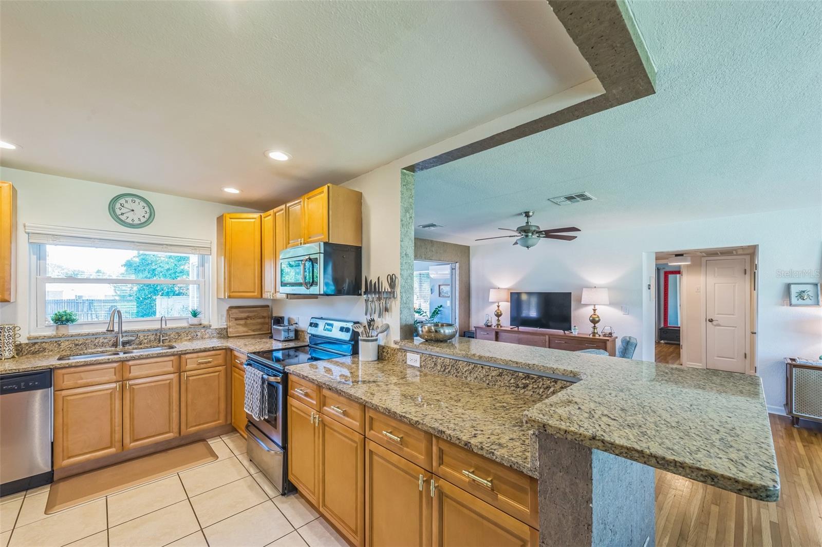 Image 15 of 41 For 1220 Magnolia Drive