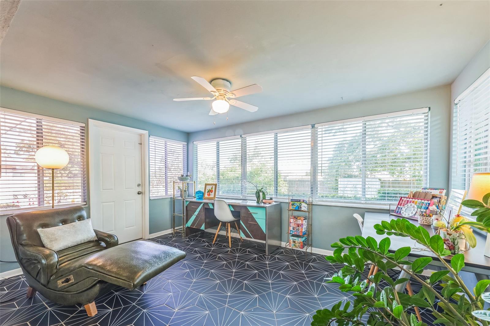 Image 19 of 41 For 1220 Magnolia Drive