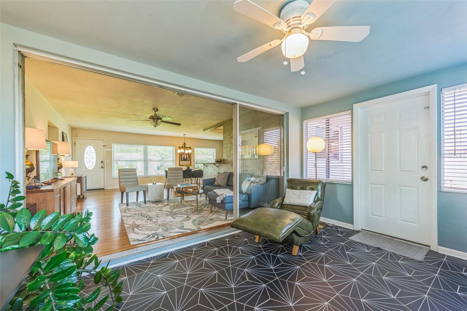 Image 20 of 41 For 1220 Magnolia Drive