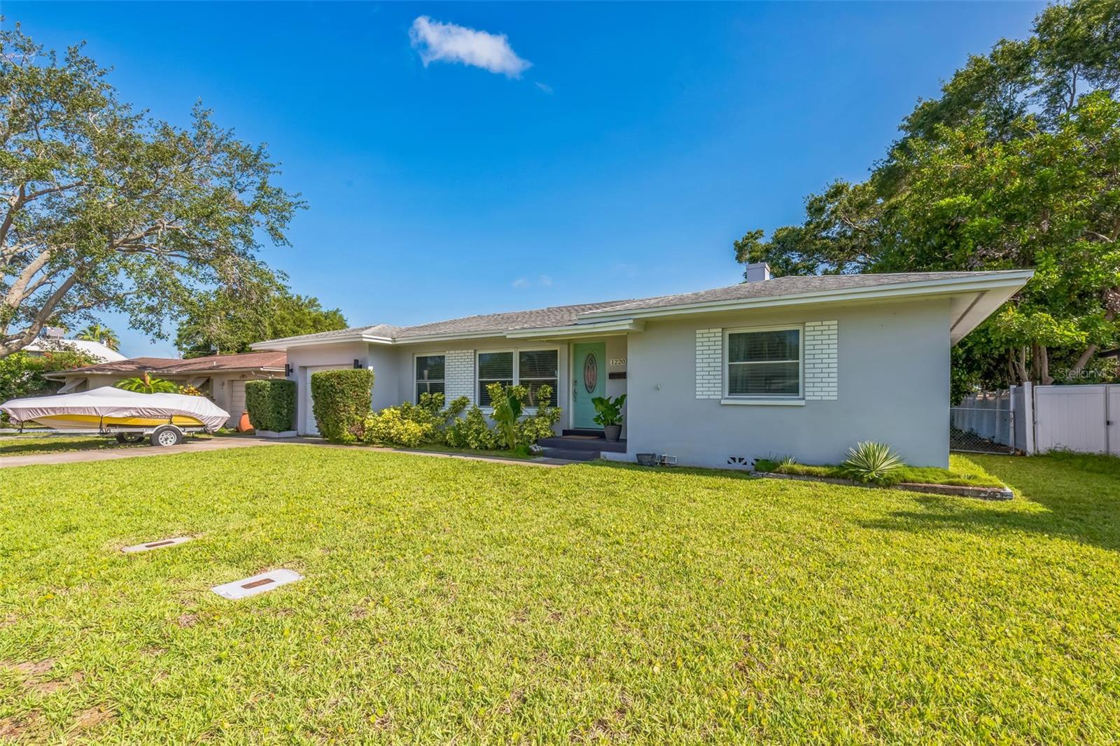Image 3 of 41 For 1220 Magnolia Drive