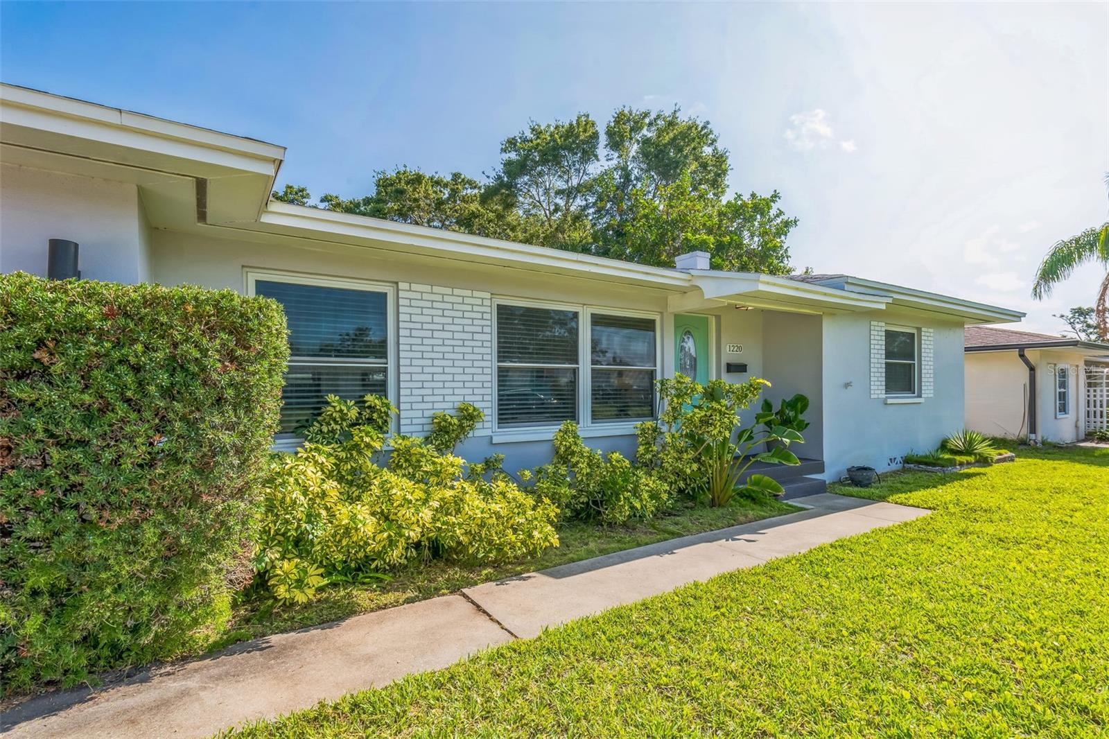 Image 4 of 41 For 1220 Magnolia Drive