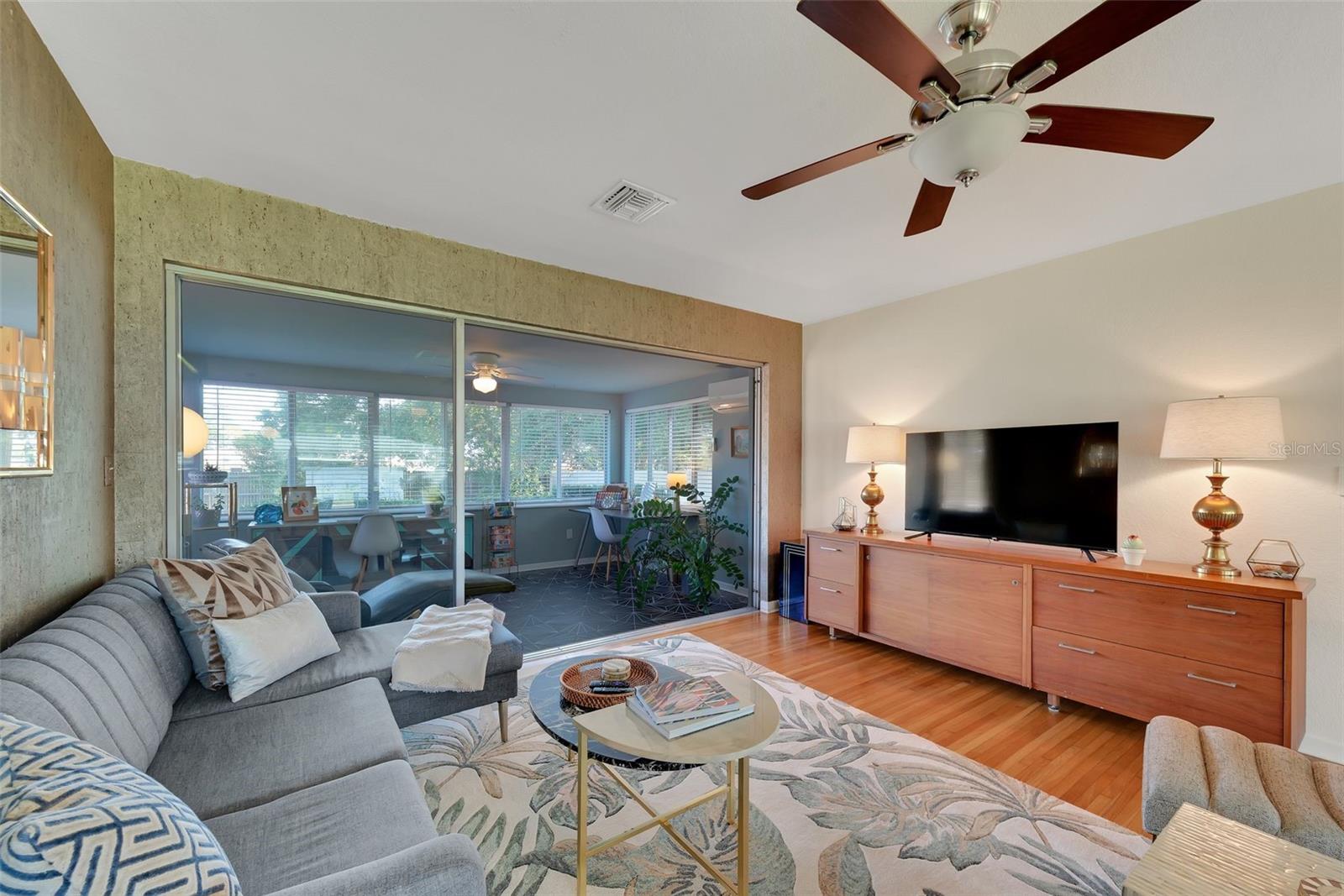 Image 7 of 41 For 1220 Magnolia Drive