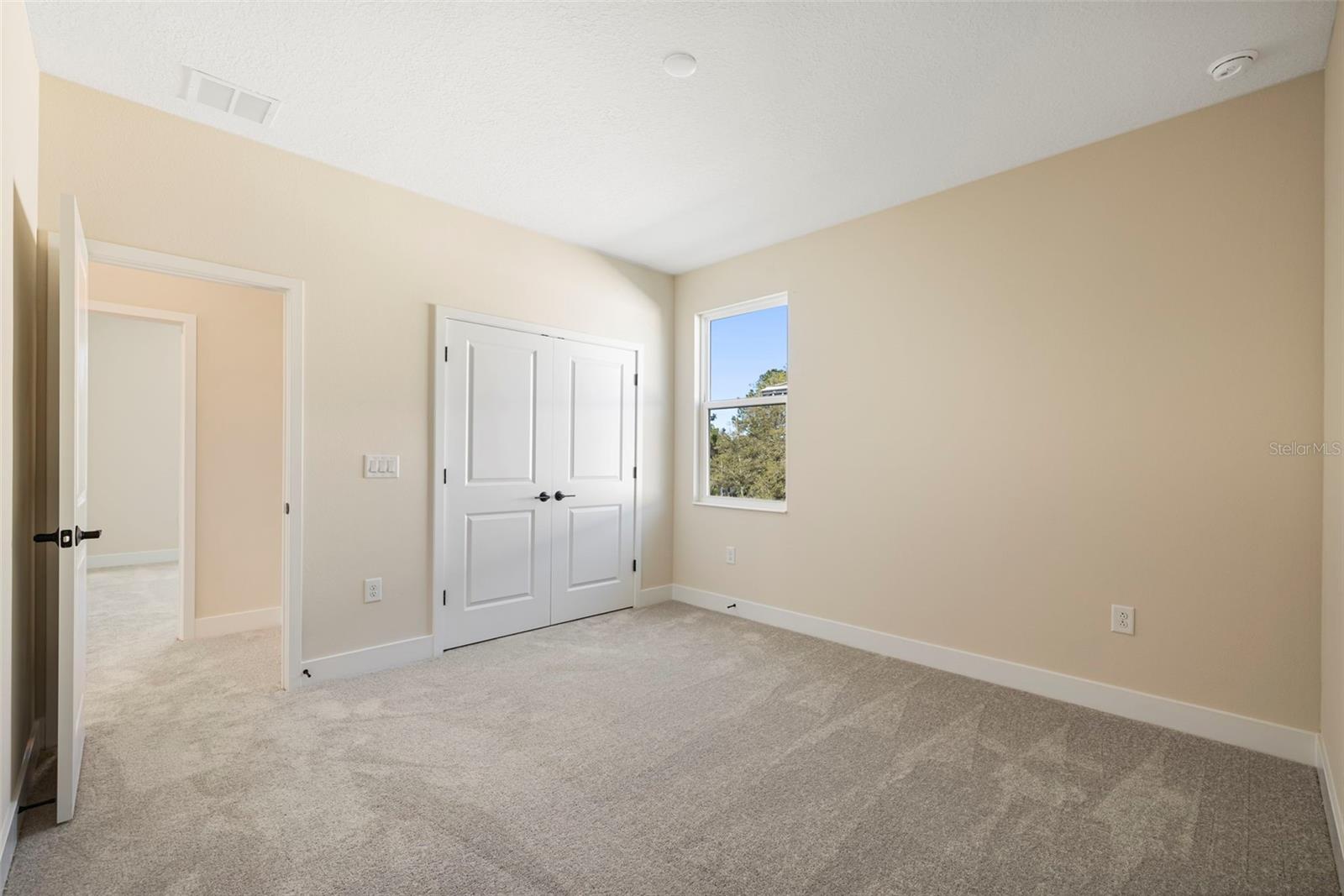 Image 11 of 18 For 4405 Euclid Avenue