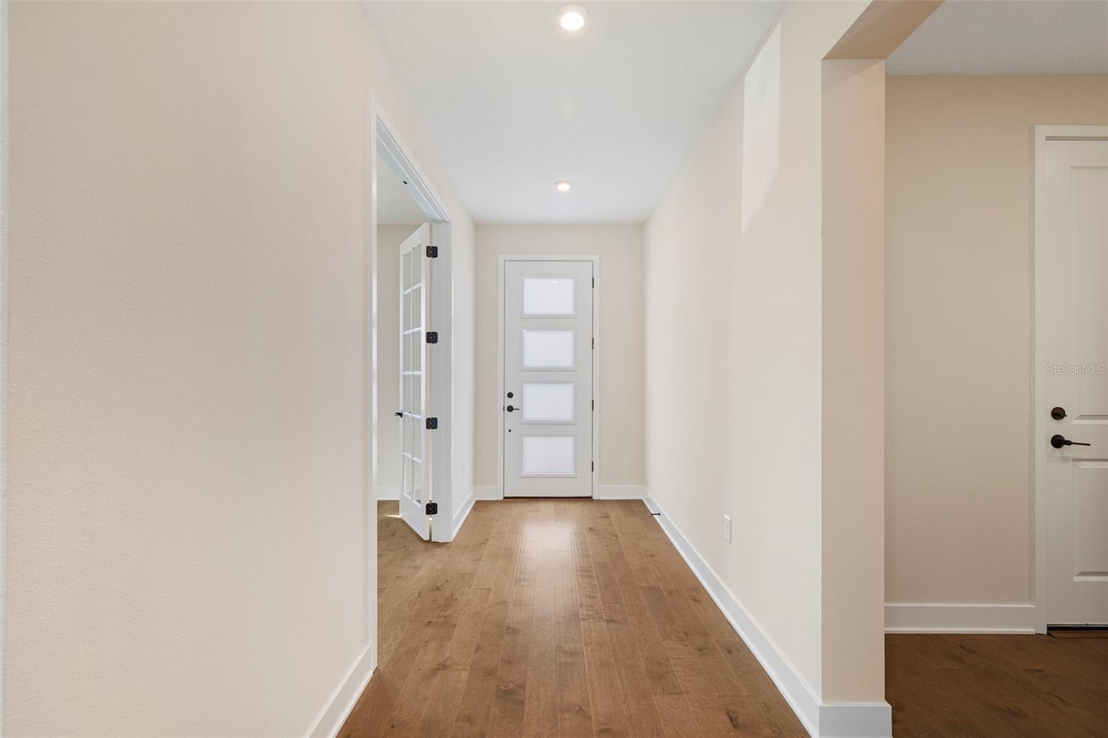 Image 8 of 18 For 4405 Euclid Avenue