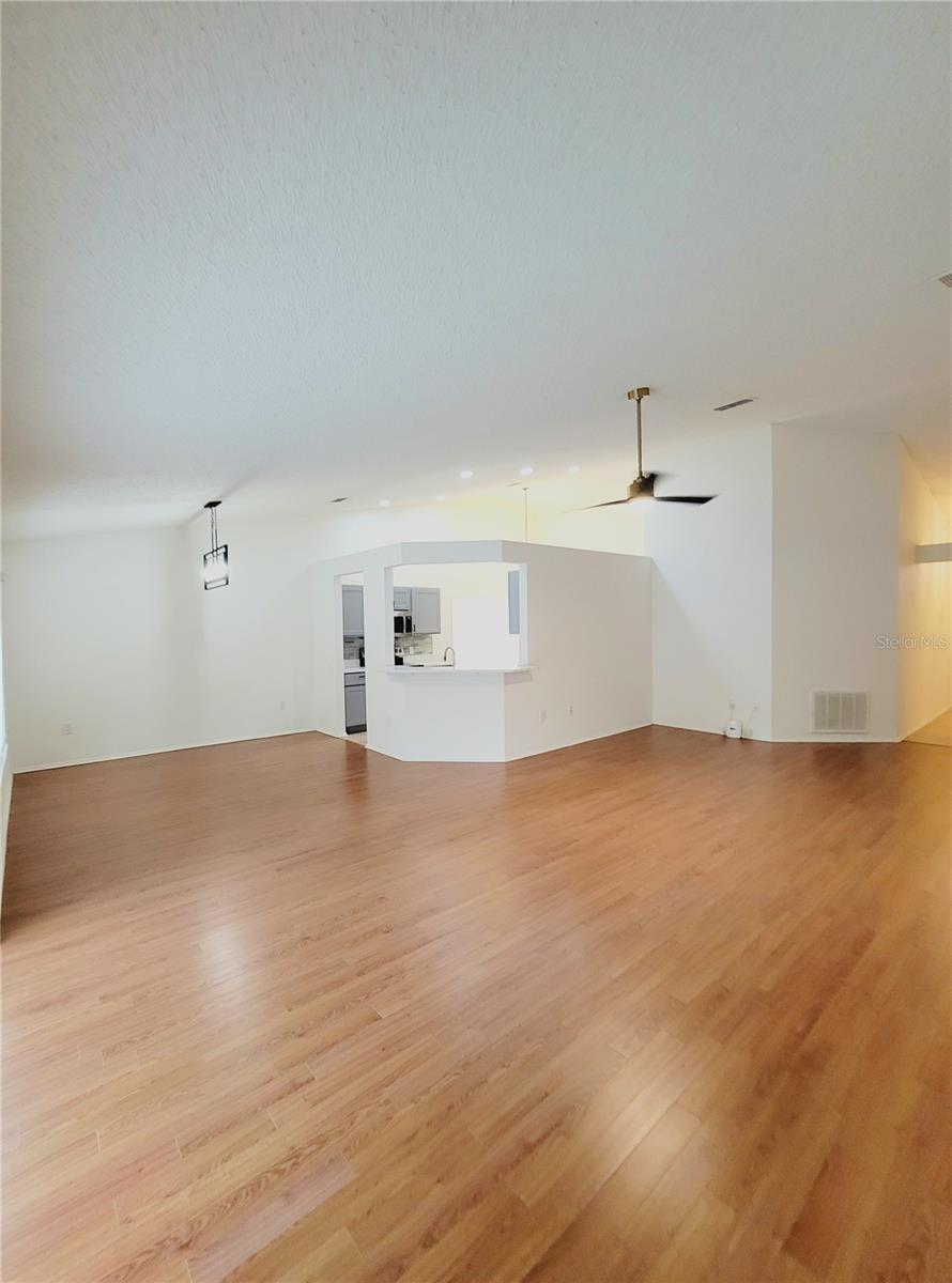 Image 9 of 25 For 26857 Carla Place