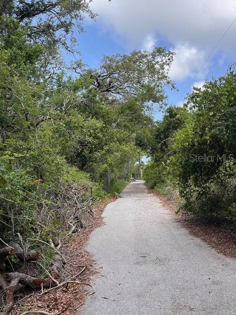 Listing photo id 0 for 2648 Grand Boulevard