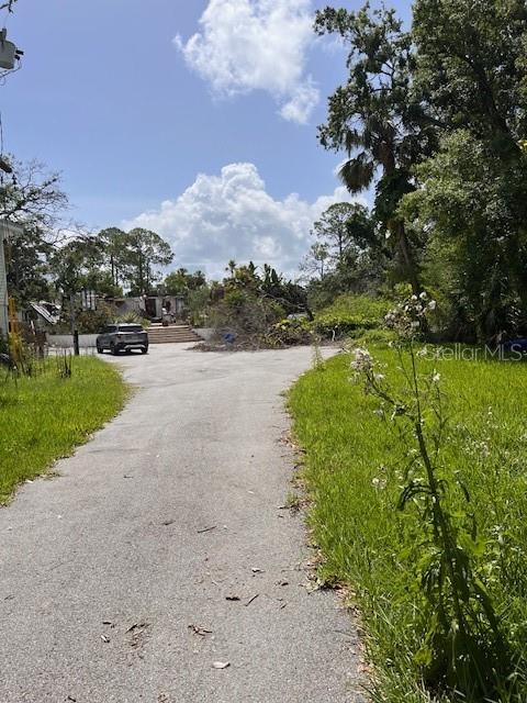 Listing photo id 1 for 2648 Grand Boulevard