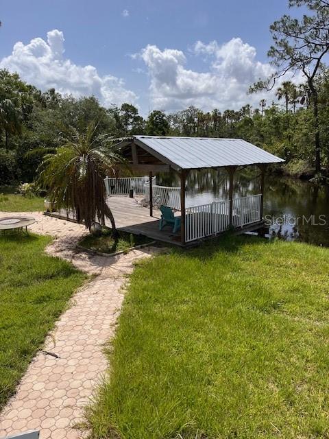 Listing photo id 4 for 2648 Grand Boulevard