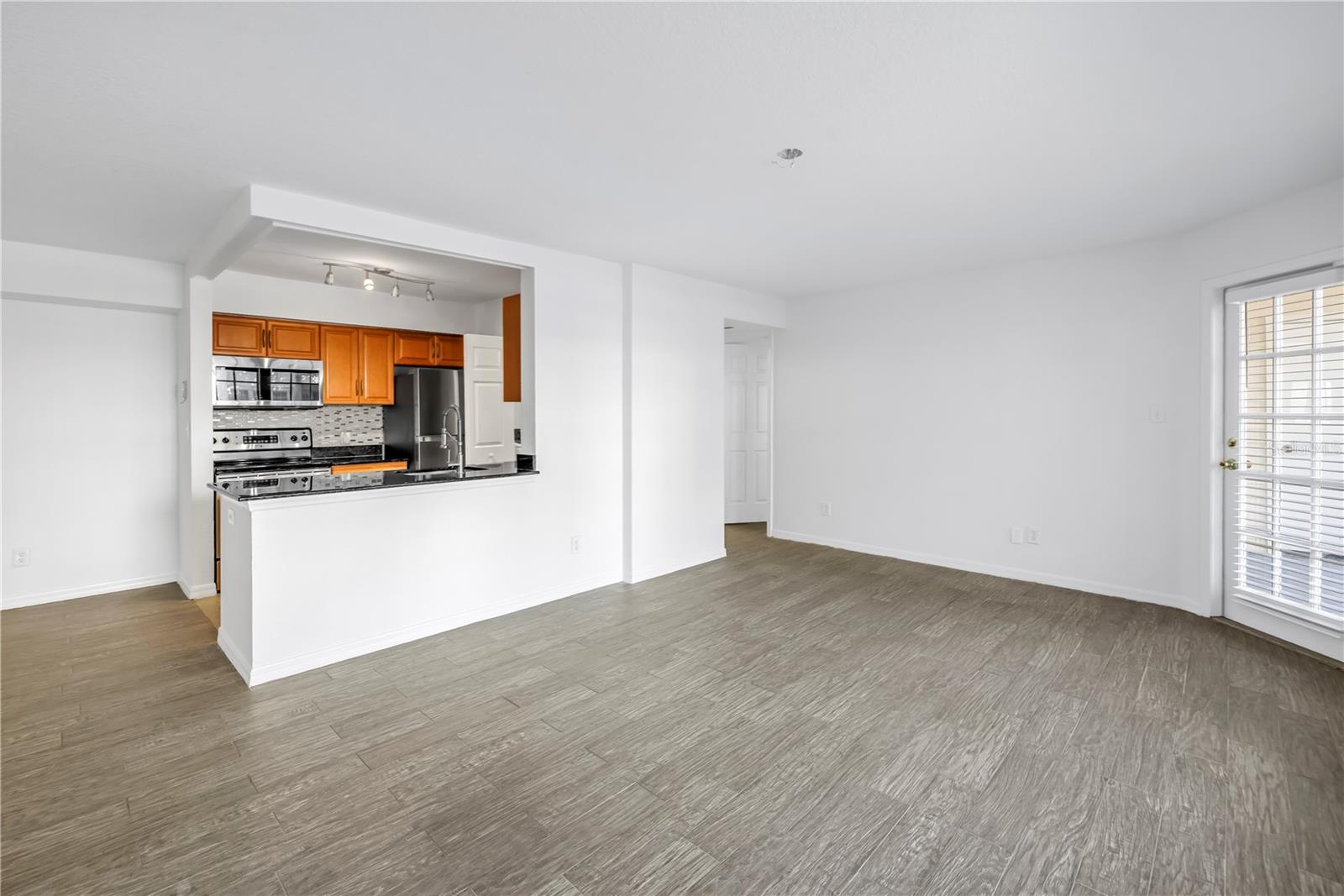 Image 14 of 32 For 3305 Haviland Court 101