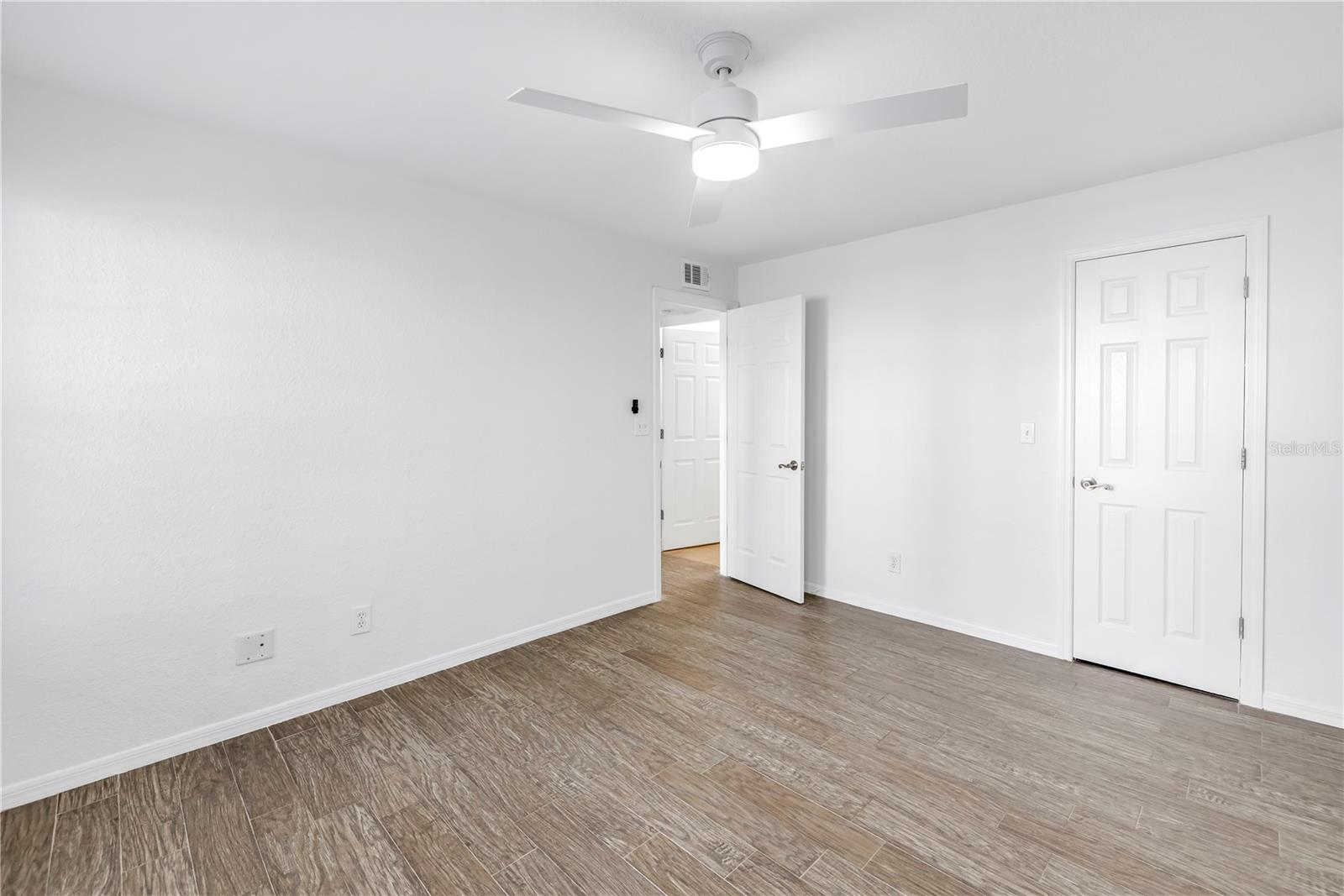 Image 18 of 32 For 3305 Haviland Court 101