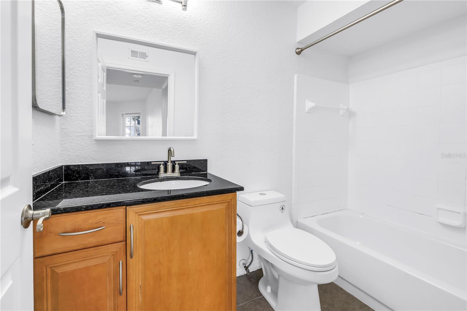 Image 20 of 32 For 3305 Haviland Court 101