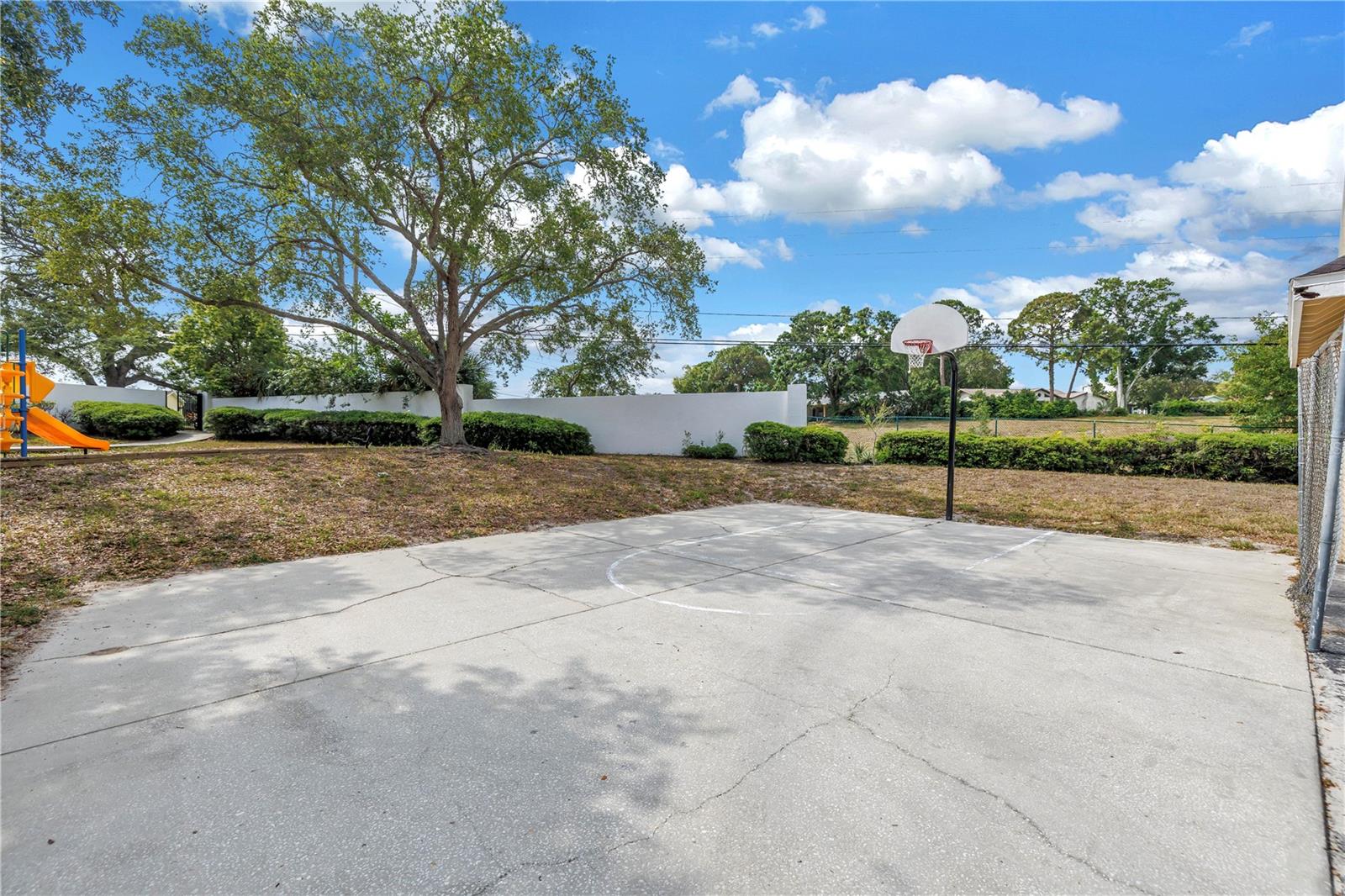 Image 19 of 22 For 3300 Haviland Court 103