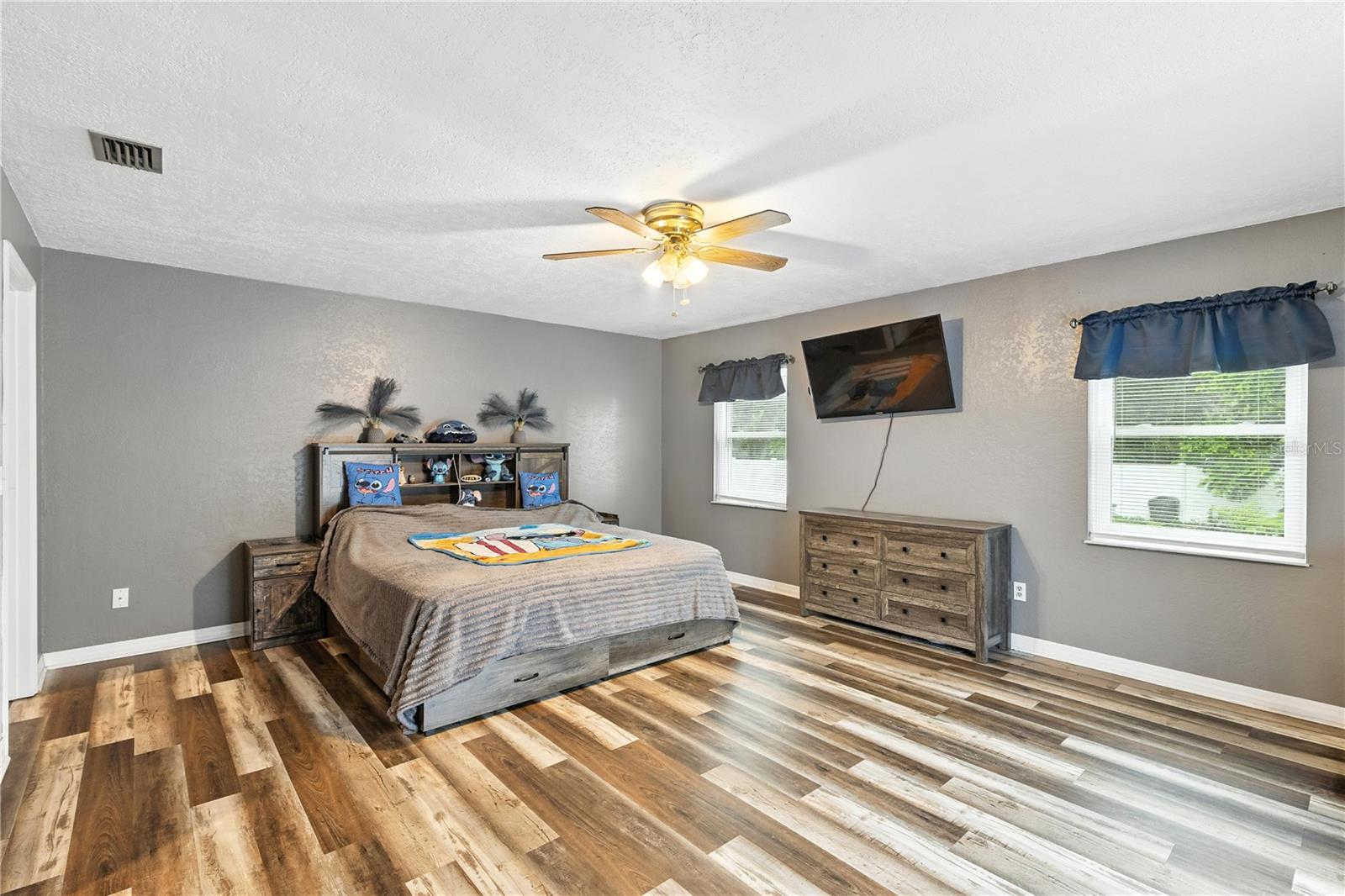 Image 46 of 72 For 37331 Hickory Hill Lane