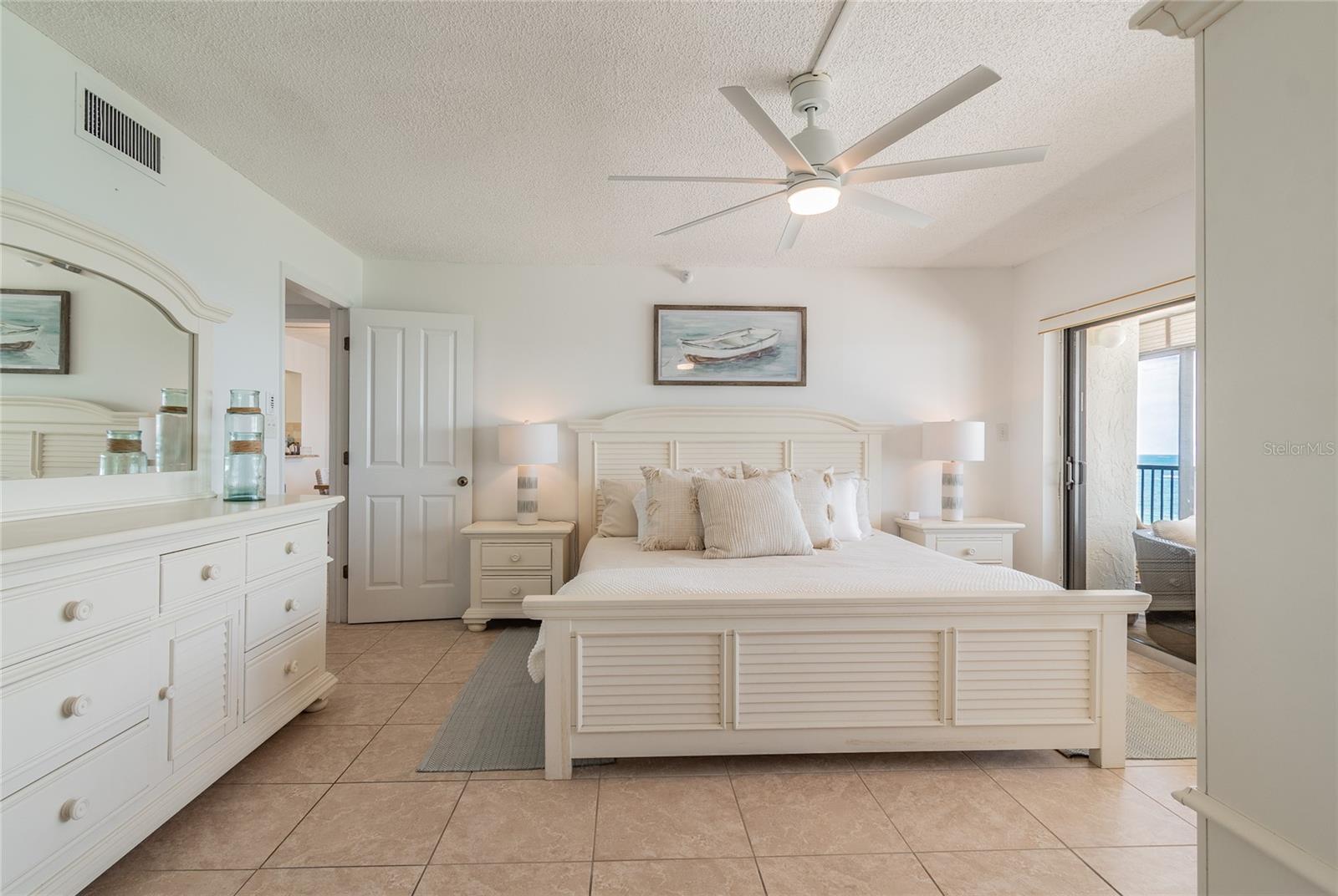 Image 31 of 45 For 15000 Gulf Boulevard 901
